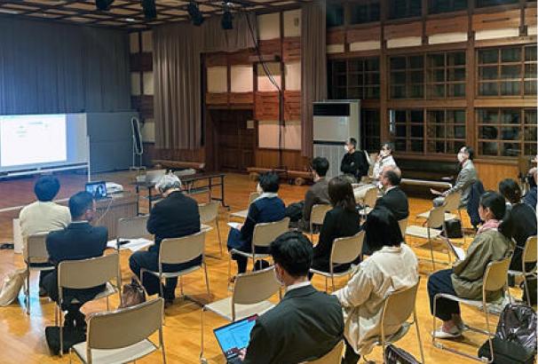 一般社団法人石見銀山みらいコンソーシアム:勉強会に参加されている皆さん