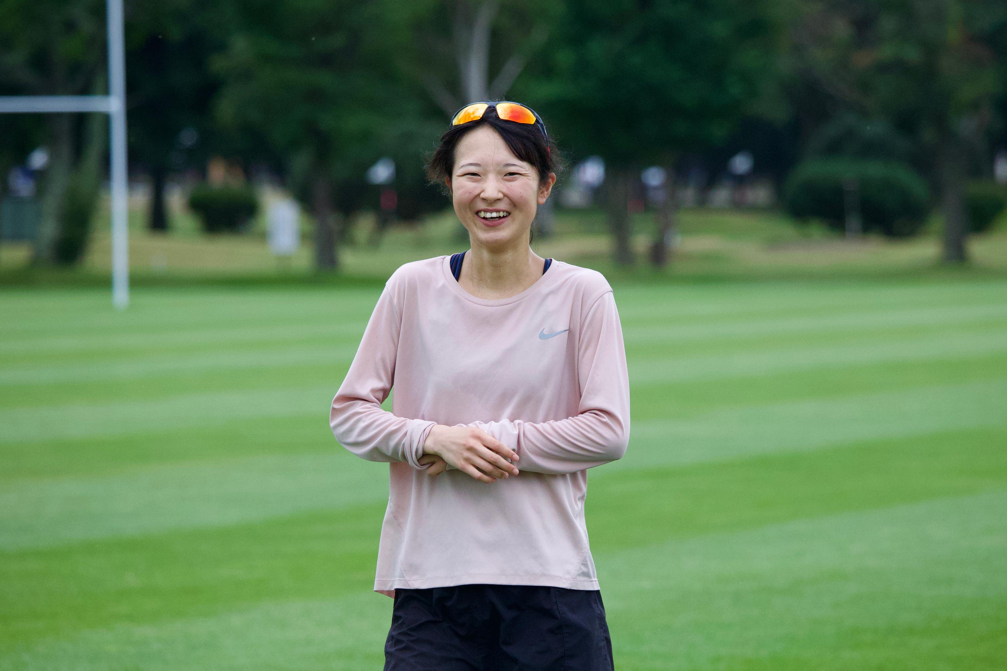 笑顔の山中選手の写真