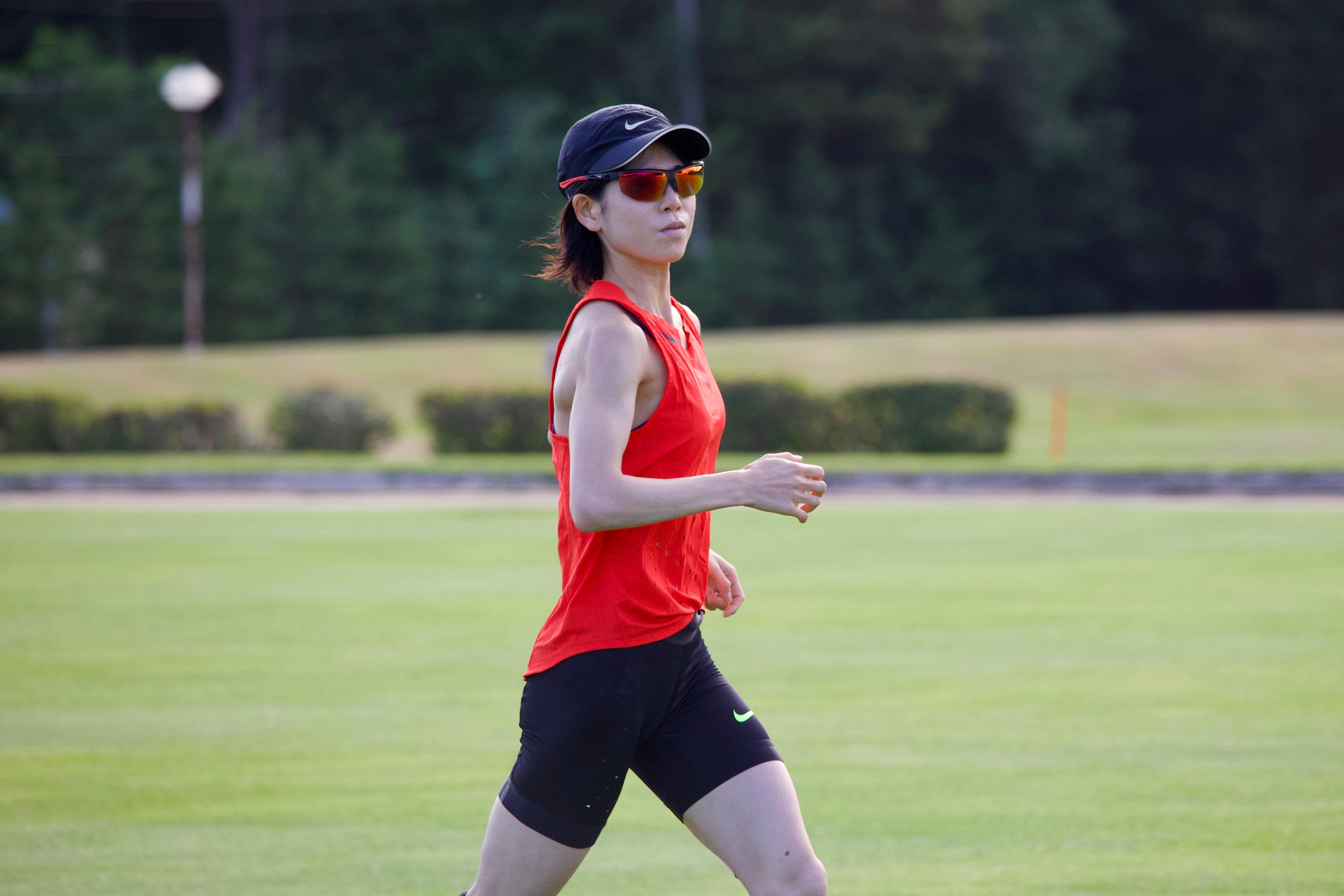 ランニング中の鈴木選手の写真