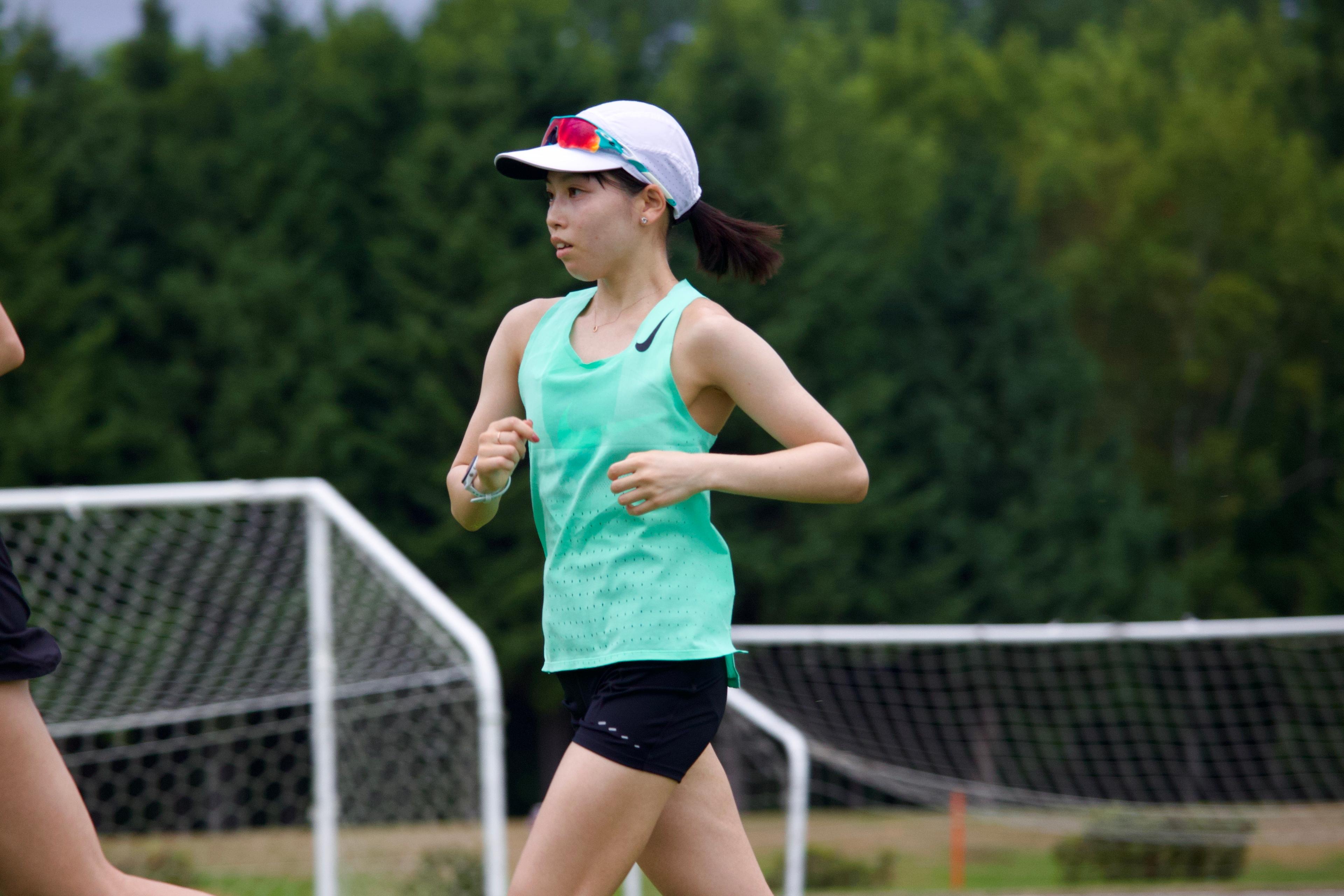 ランニング中の小暮選手の写真