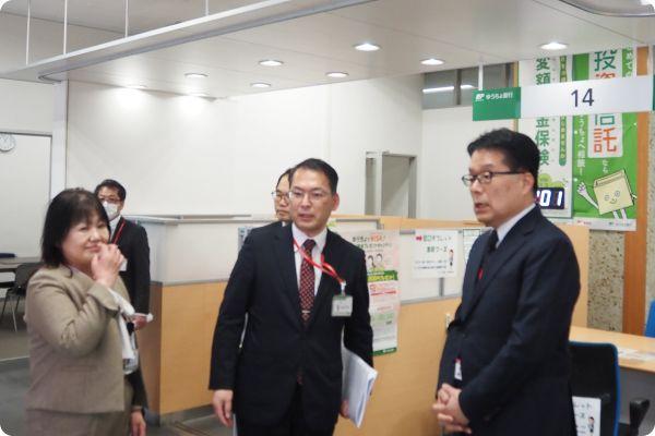 意見交換会を実施した宇都宮中央郵便局の他、石井郵便局、宇都宮大学内郵便局を訪問した様子2
